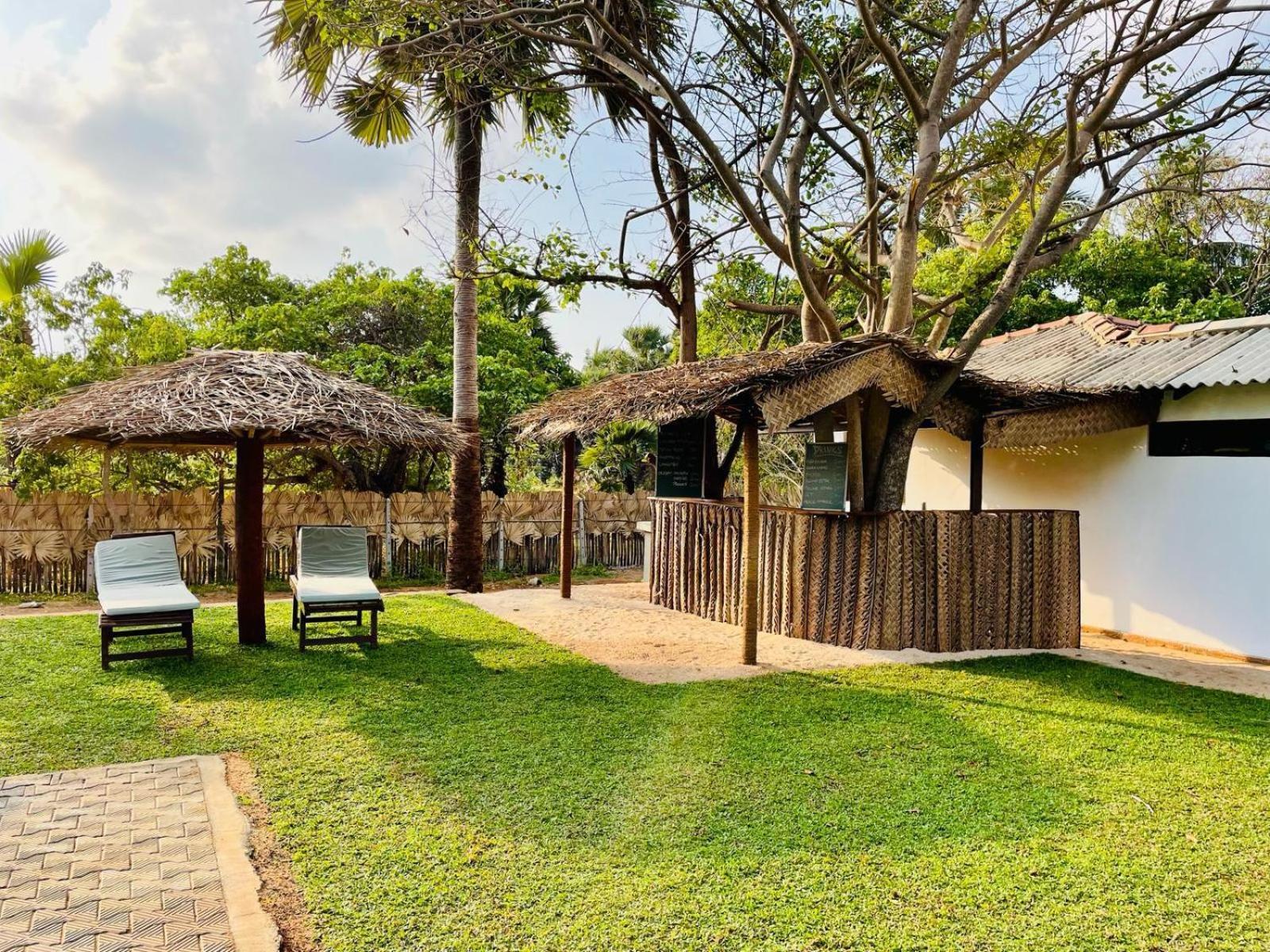 108 Palms Beach Resort ตรินโคมาลี ภายนอก รูปภาพ