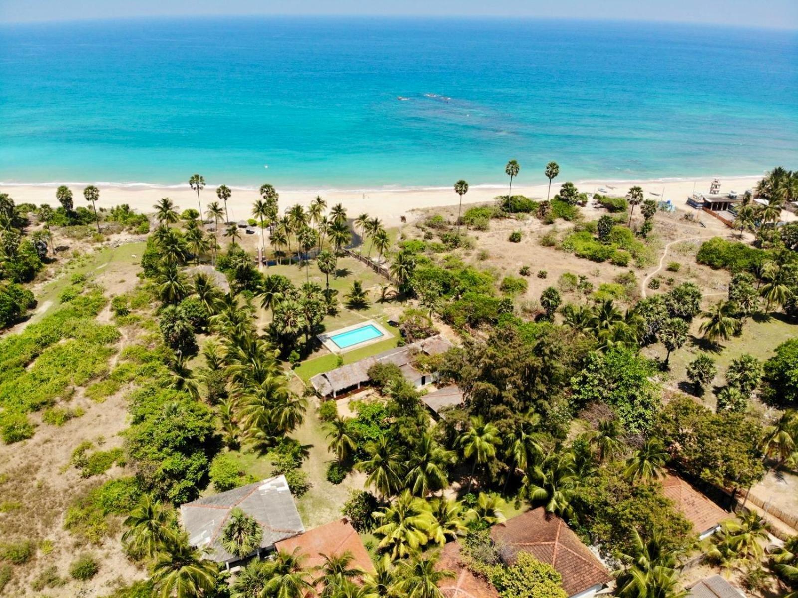 108 Palms Beach Resort ตรินโคมาลี ภายนอก รูปภาพ