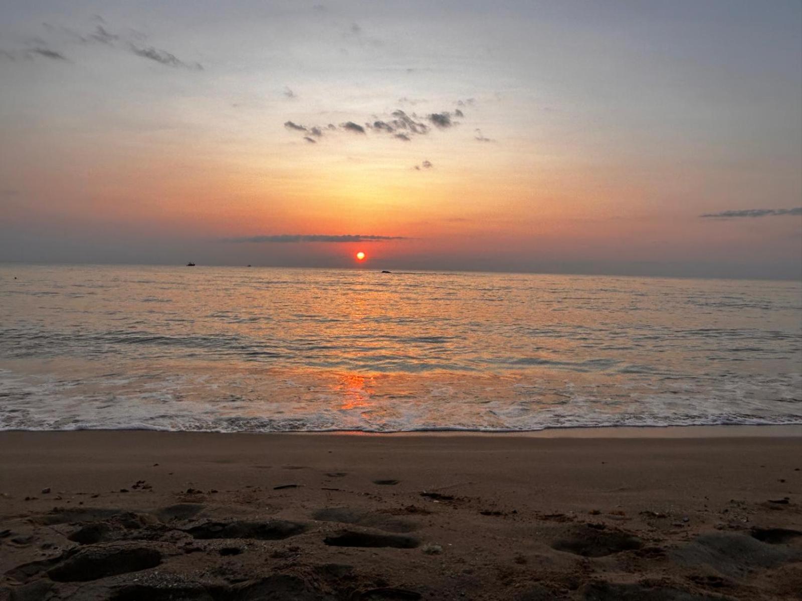 108 Palms Beach Resort ตรินโคมาลี ภายนอก รูปภาพ